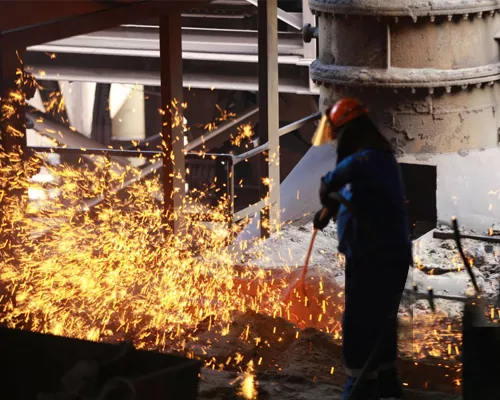Roupas de proteção para operações de metalurgia de ferro e aço
